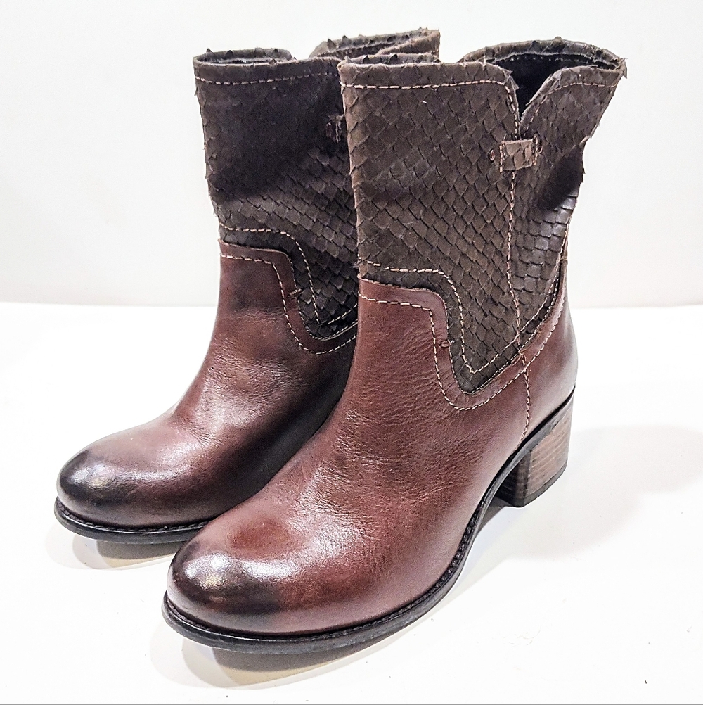 DIBA TRUE West Haven Pull-on Ankle Boot Women's 7 Brown Leather Serpent 2" Heel